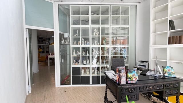 1 chambre Local Commercial à vendre à Torrevieja - 85 000 € (Ref: 10177194)