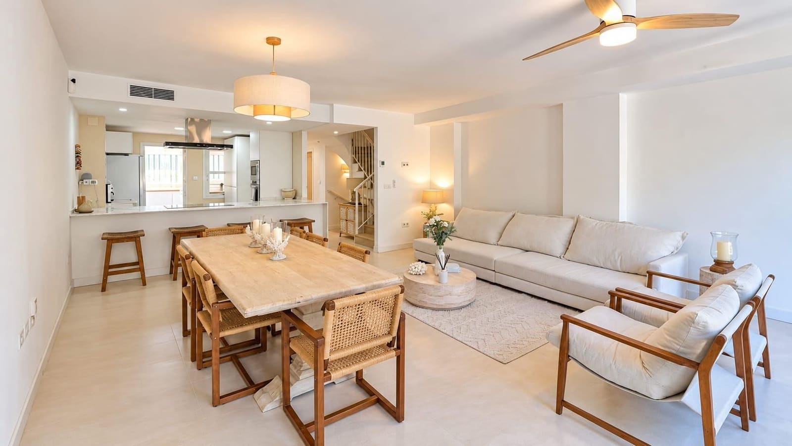 4 quarto Moradia em Banda para venda em Alicante cidade com piscina garagem - 650 000 € (Ref: 10180659)