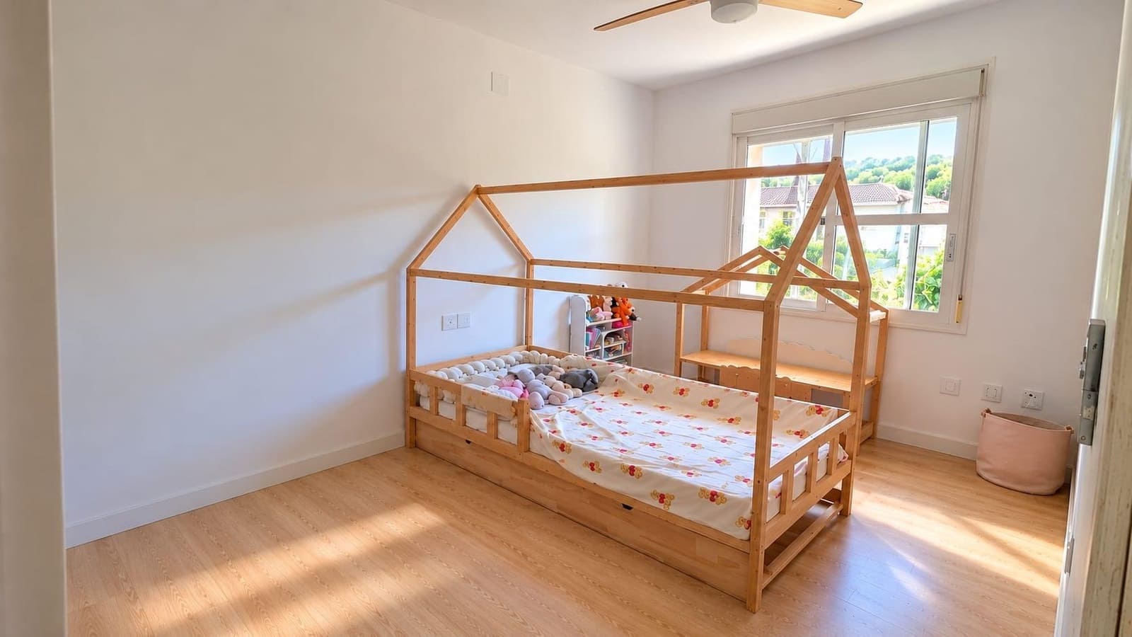 4 quarto Moradia em Banda para venda em Alicante cidade com piscina garagem - 650 000 € (Ref: 10180659)