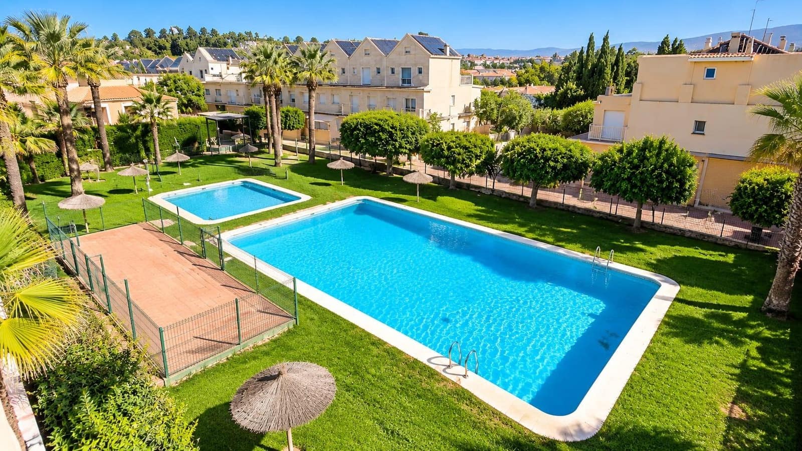 4 quarto Moradia em Banda para venda em Alicante cidade com piscina garagem - 650 000 € (Ref: 10180659)