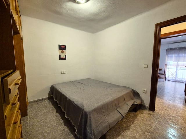 2 slaapkamer Appartement te koop in Alicante stad - € 105.000 (Ref: 10184990)