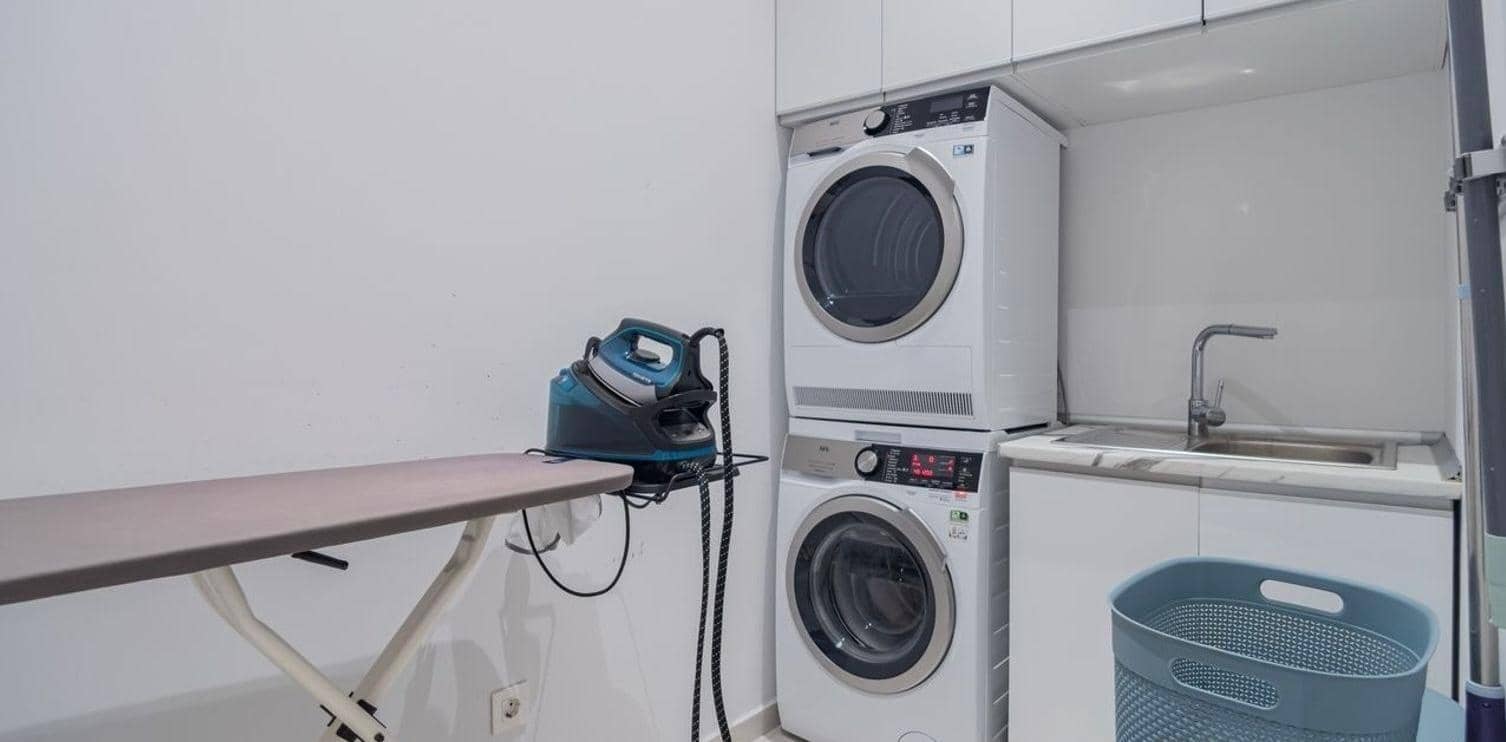 5 bedroom Villa for sale in Finestrat with pool garage - € 2,100,000 (Ref: 4968102)