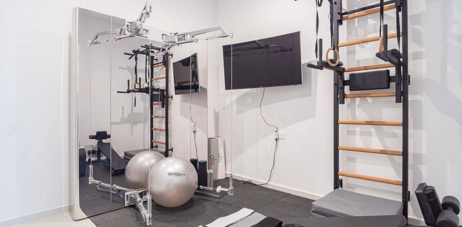 5 bedroom Villa for sale in Finestrat with pool garage - € 2,100,000 (Ref: 4968102)