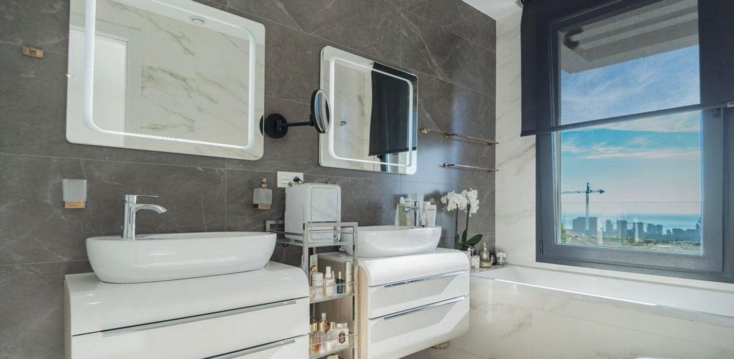 5 bedroom Villa for sale in Finestrat with pool garage - € 2,100,000 (Ref: 4968102)