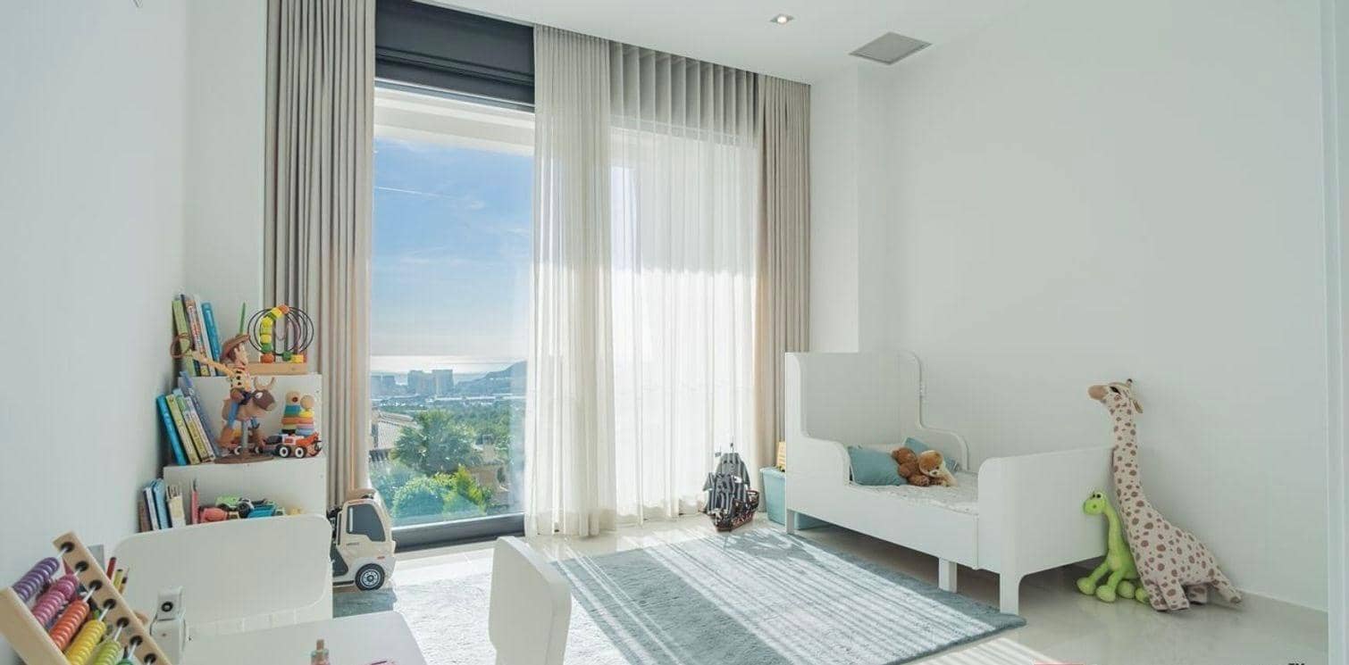 5 bedroom Villa for sale in Finestrat with pool garage - € 2,100,000 (Ref: 4968102)