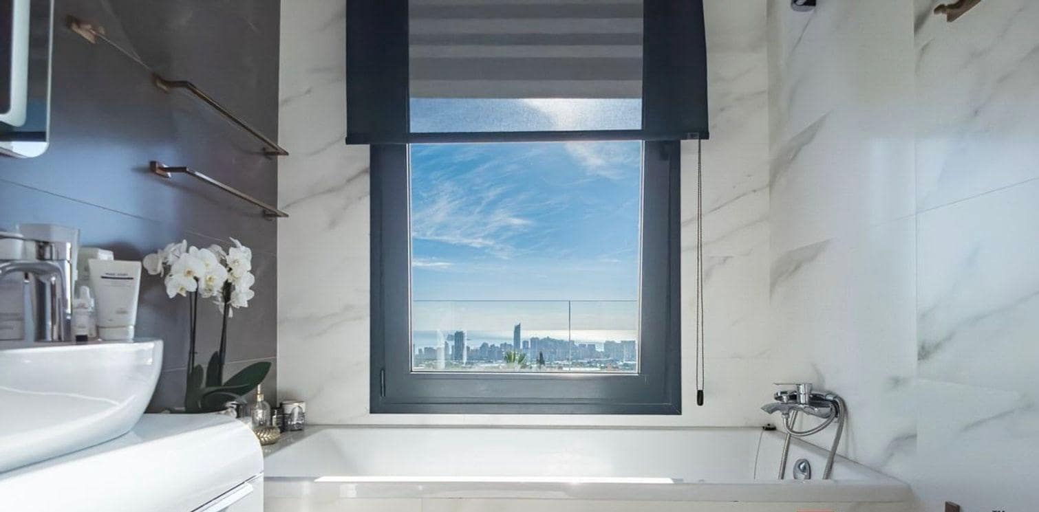 5 bedroom Villa for sale in Finestrat with pool garage - € 2,100,000 (Ref: 4968102)