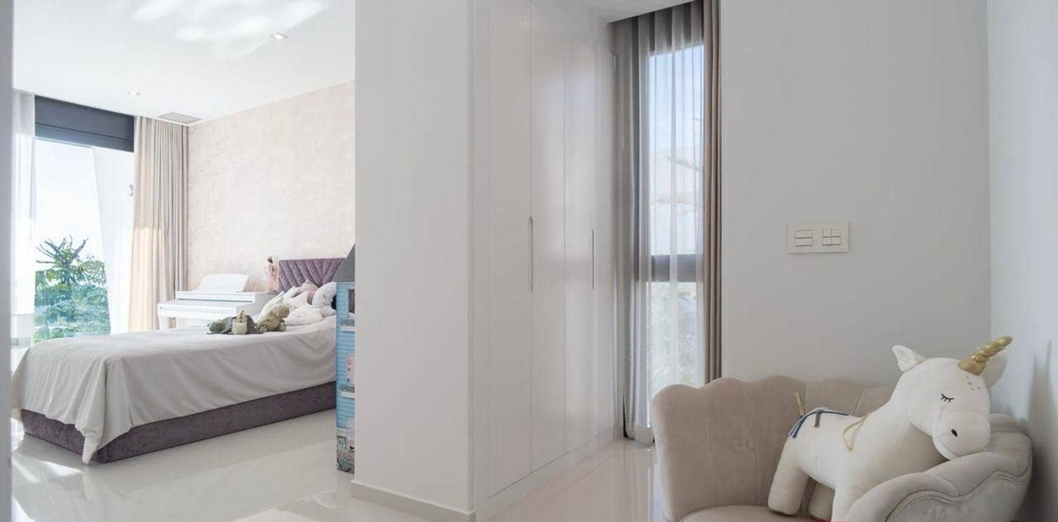 5 bedroom Villa for sale in Finestrat with pool garage - € 2,100,000 (Ref: 4968102)