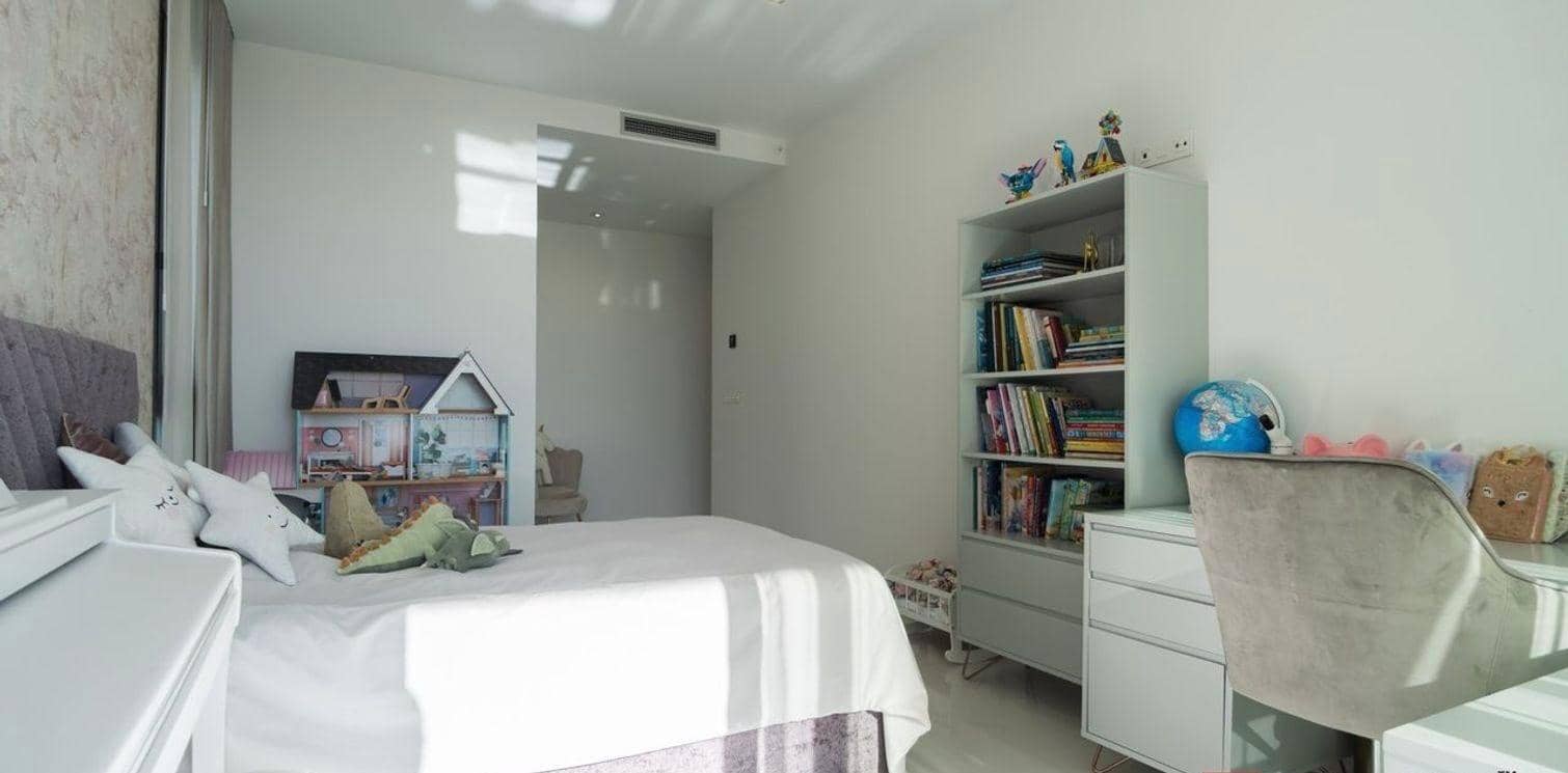 5 bedroom Villa for sale in Finestrat with pool garage - € 2,100,000 (Ref: 4968102)