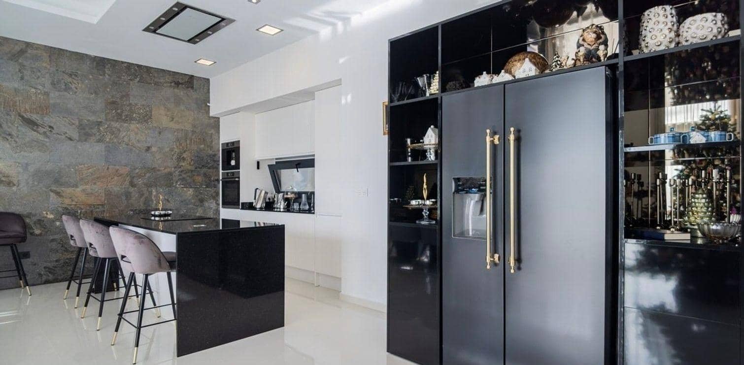 5 bedroom Villa for sale in Finestrat with pool garage - € 2,100,000 (Ref: 4968102)