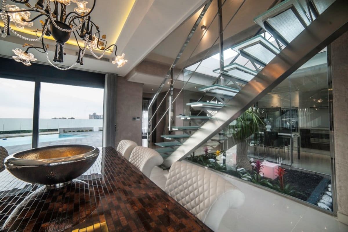 Chalet de 4 habitaciones en La Zenia en venta con piscina garaje - 749.000 € (Ref: 5213831)