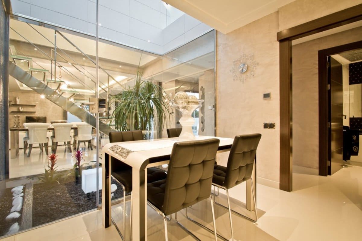 Chalet de 4 habitaciones en La Zenia en venta con piscina garaje - 749.000 € (Ref: 5213831)