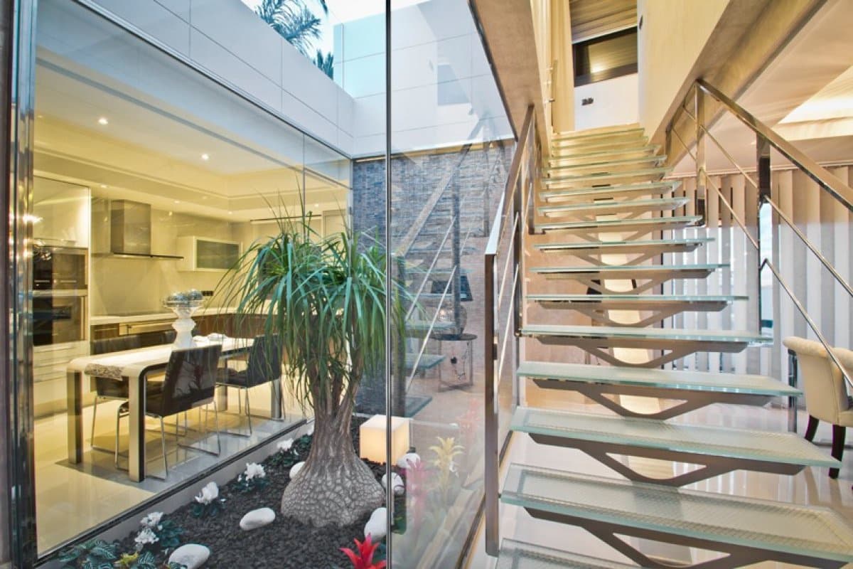 Chalet de 4 habitaciones en La Zenia en venta con piscina garaje - 749.000 € (Ref: 5213831)