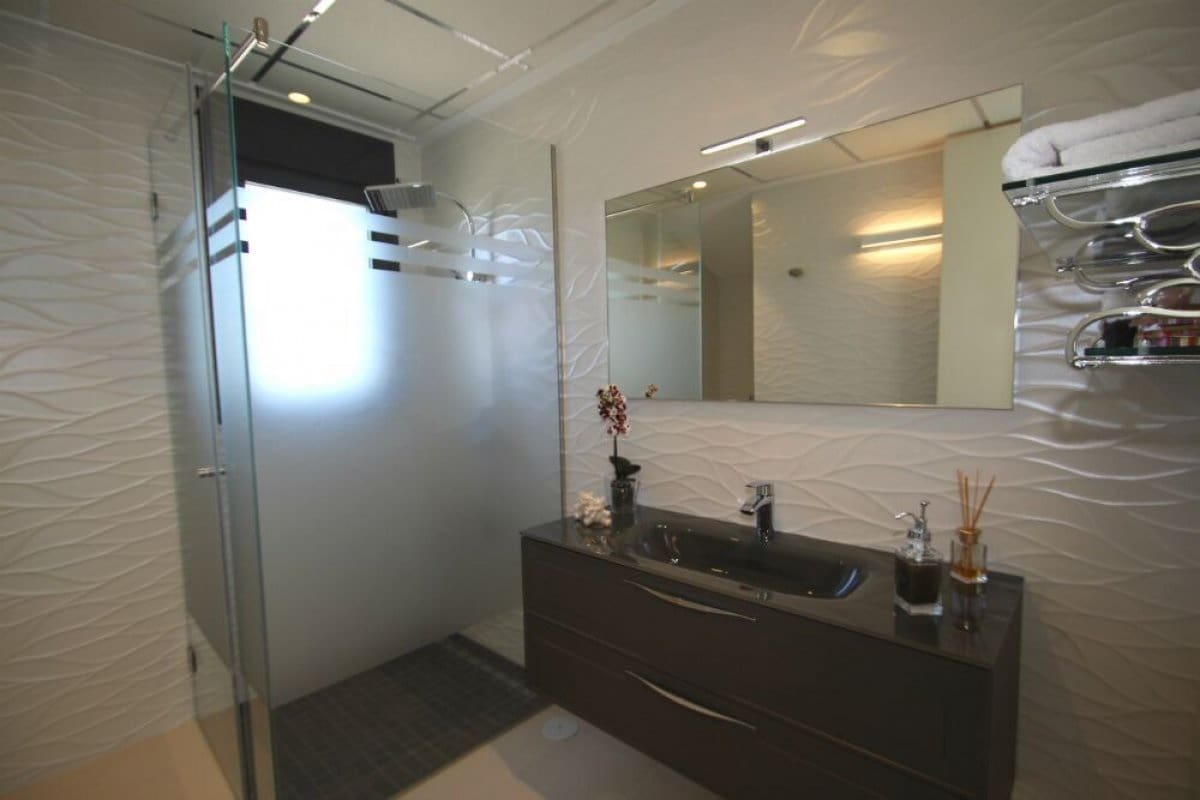 4 bedroom Villa for sale in La Zenia with pool garage - € 749,000 (Ref: 5213832)