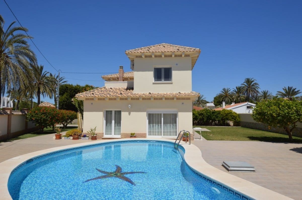 4 bedroom Villa for sale in Cabo Roig with pool garage - € 1,100,000 (Ref: 5214050)