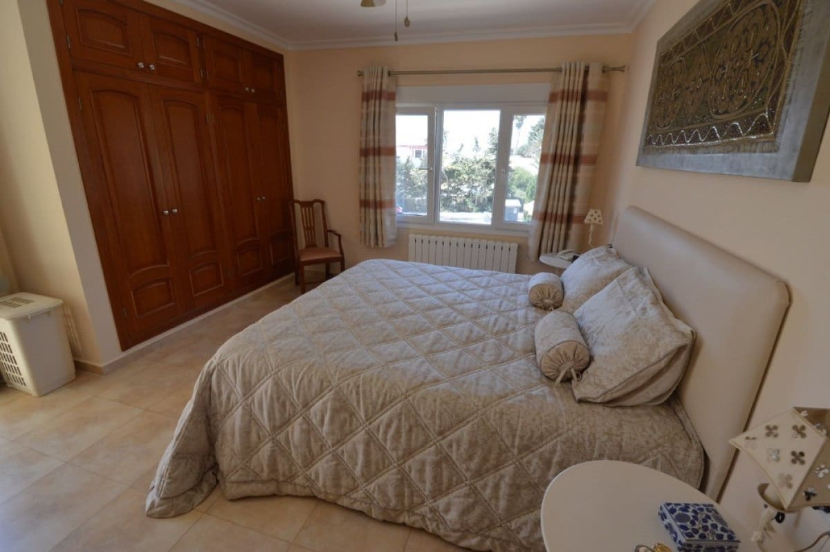 4 bedroom Villa for sale in Cabo Roig with pool garage - € 1,100,000 (Ref: 5214050)