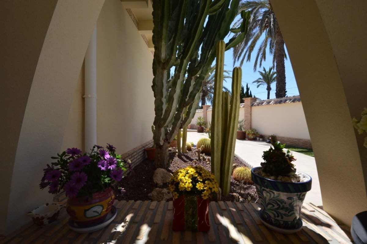 4 bedroom Villa for sale in Cabo Roig with pool garage - € 1,100,000 (Ref: 5214050)