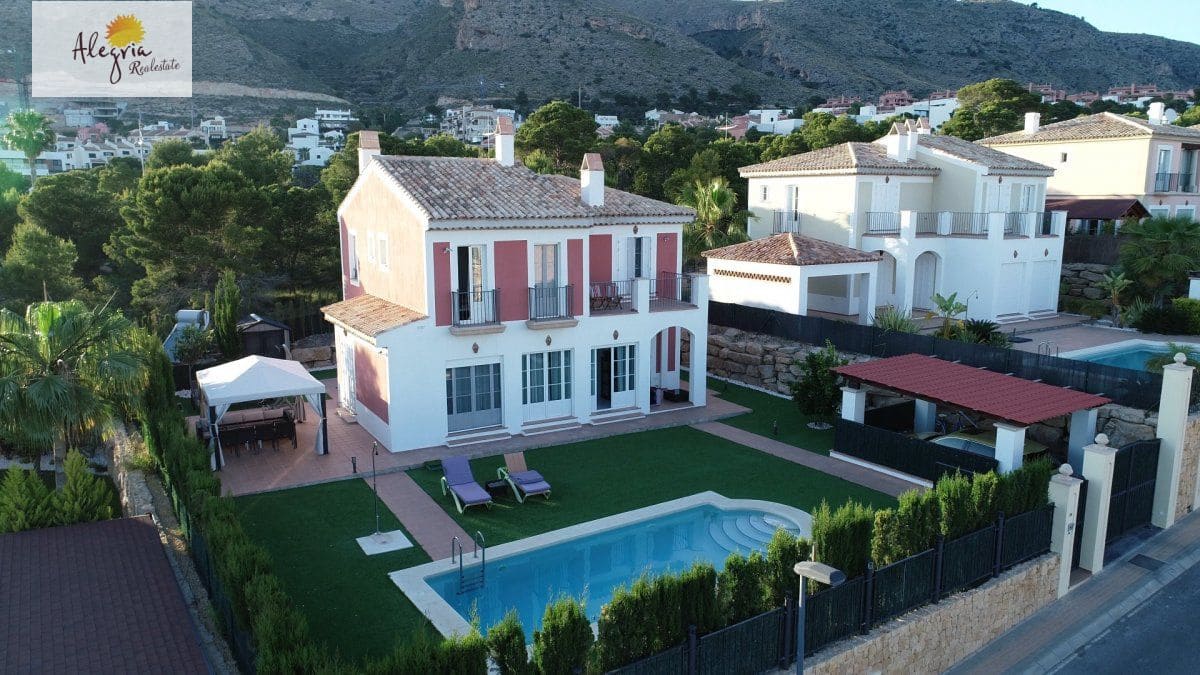 4 Zimmer Villa zu verkaufen in Finestrat mit Pool Garage - 810.000 € (Ref: 6165786)