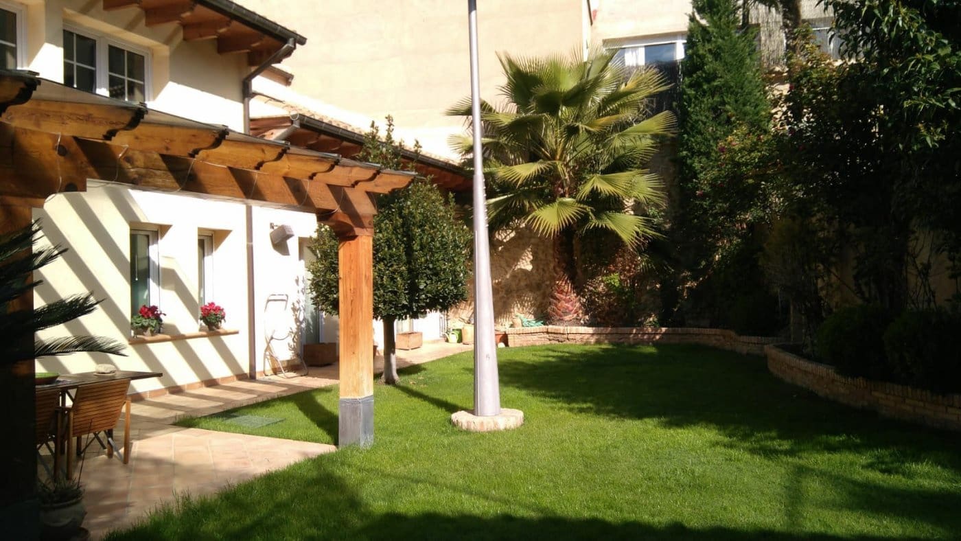 4 soveværelse Villa til salg i Banyeres de Mariola med swimmingpool - € 638.800 (Ref: 6165897)