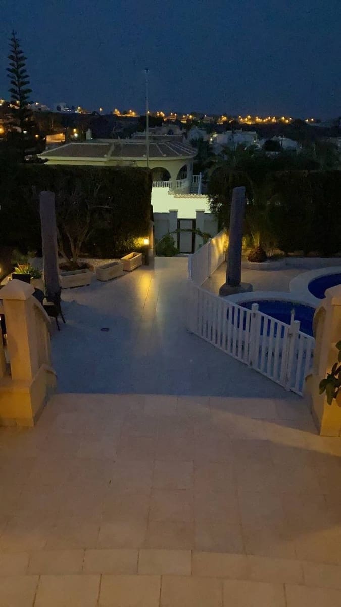 Chalet de 4 habitaciones en Ciudad Quesada en venta con piscina garaje - 950.000 € (Ref: 6165981)