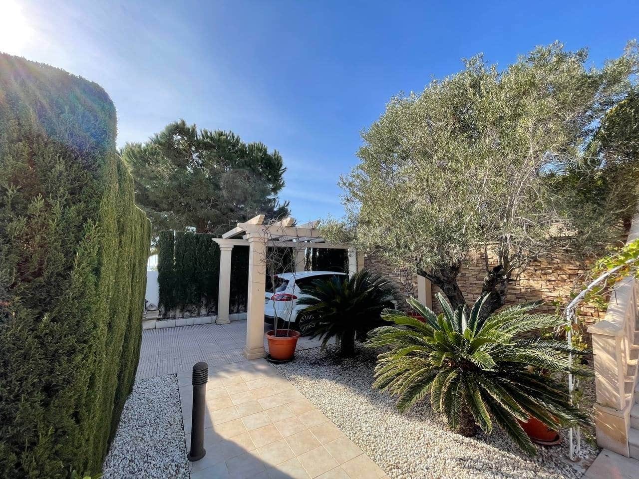 Chalet de 4 habitaciones en Ciudad Quesada en venta con piscina garaje - 950.000 € (Ref: 6165981)