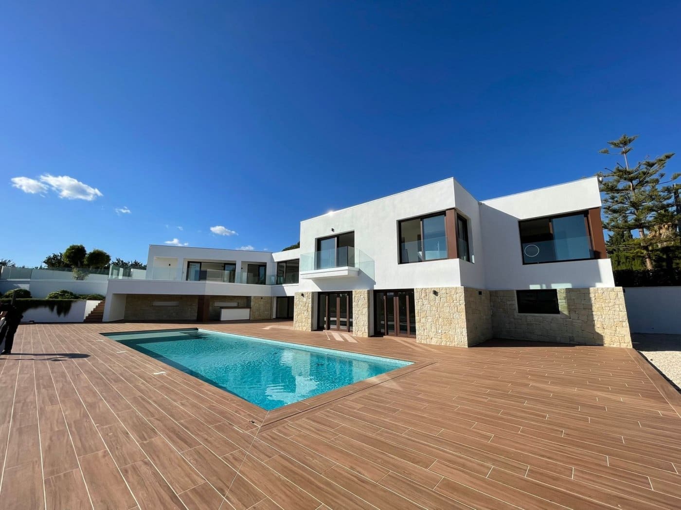 4 bedroom Villa for sale in Altea with pool garage - € 2,250,000 (Ref: 6444146)