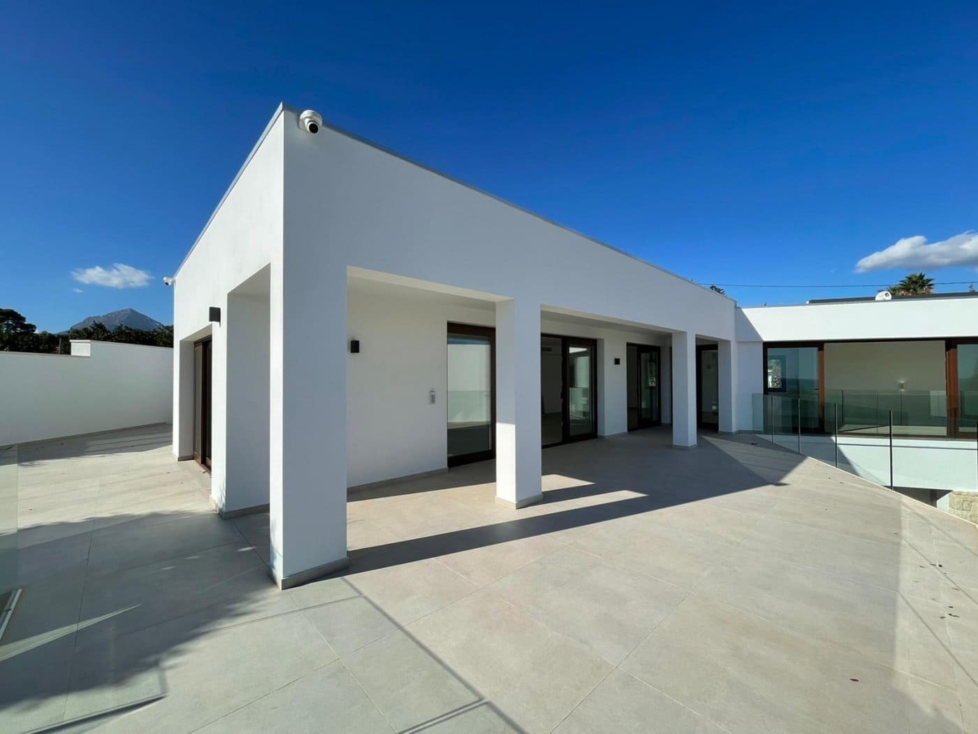 4 bedroom Villa for sale in Altea with pool garage - € 2,250,000 (Ref: 6444146)