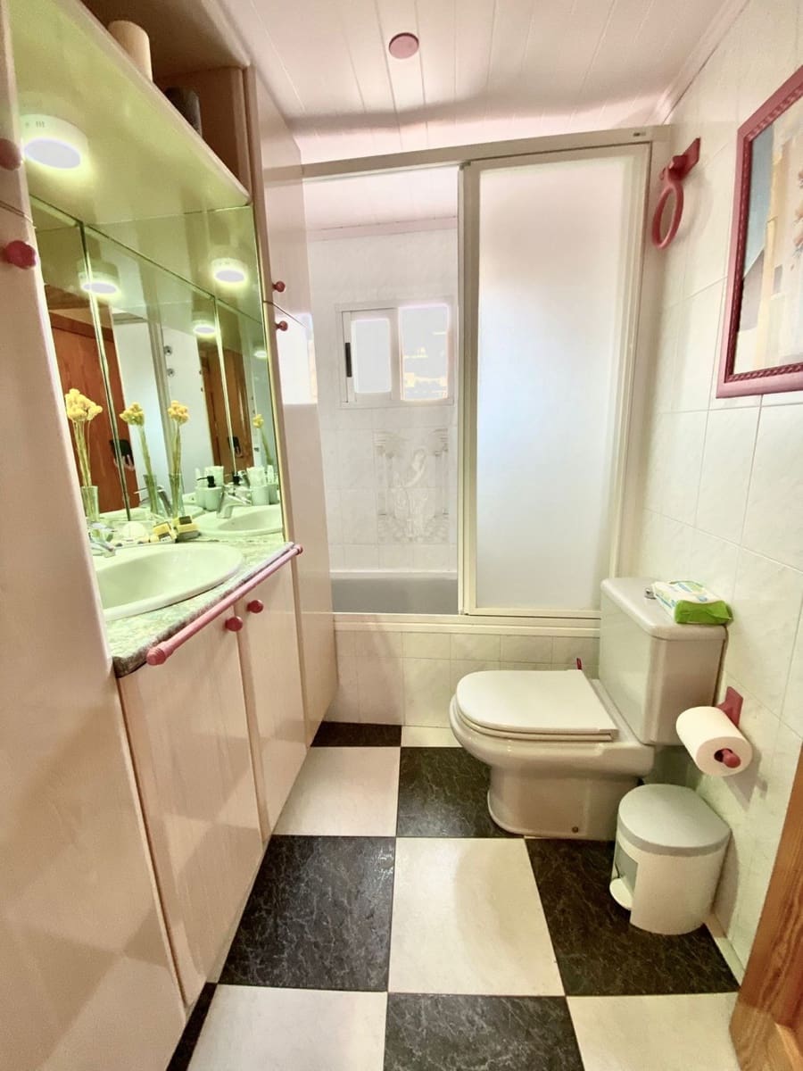 2 makuuhuone Asunto myytävänä paikassa Benidorm - 235 000 € (Ref: 6495563)