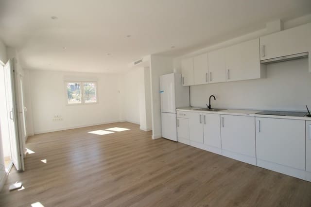 4 soveværelse Villa til salg i La Nucia med swimmingpool - € 620.000 (Ref: 6666721)