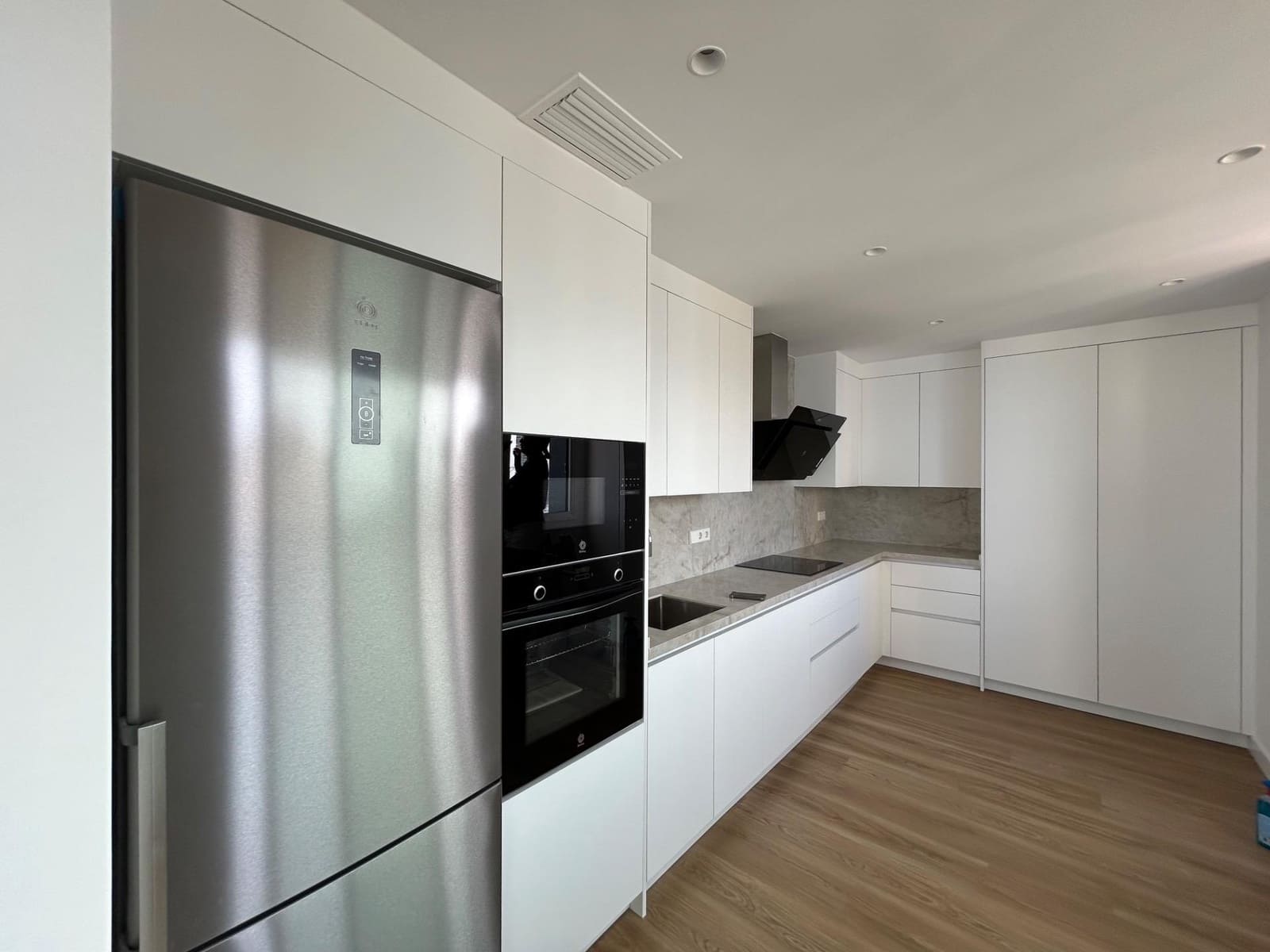 3 camera da letto Appartamento in vendita in Benidorm con piscina garage - 820.000 € (Rif: 6980690)