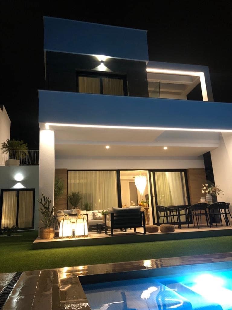 3 bedroom Villa for sale in Finestrat with pool - € 690,000 (Ref: 7012281)