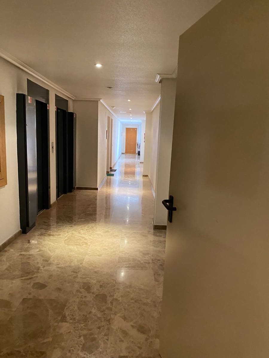 Apartamento de 5 habitaciones en Torrevieja en venta - 260.000 € (Ref: 7233547)