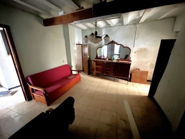 6 bedroom Townhouse for sale in Sella - € 149,000 (Ref: 7257805)