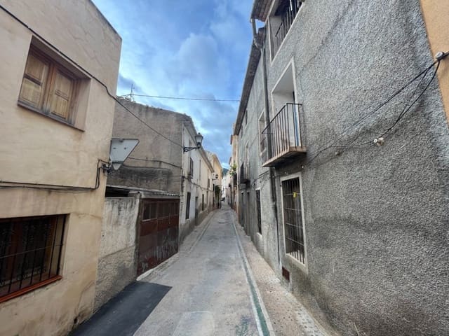 6 bedroom Townhouse for sale in Sella - € 149,000 (Ref: 7257805)