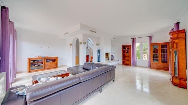 4 quarto Moradia para venda em Finestrat com piscina garagem - 950 000 € (Ref: 7407477)