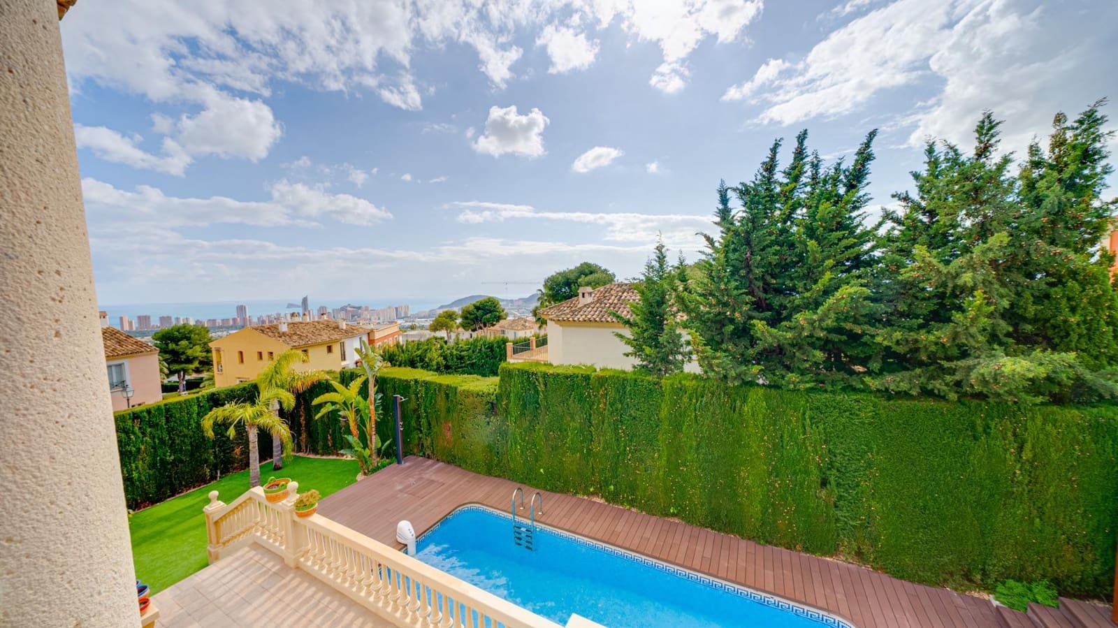 4 quarto Moradia para venda em Finestrat com piscina garagem - 950 000 € (Ref: 7407477)