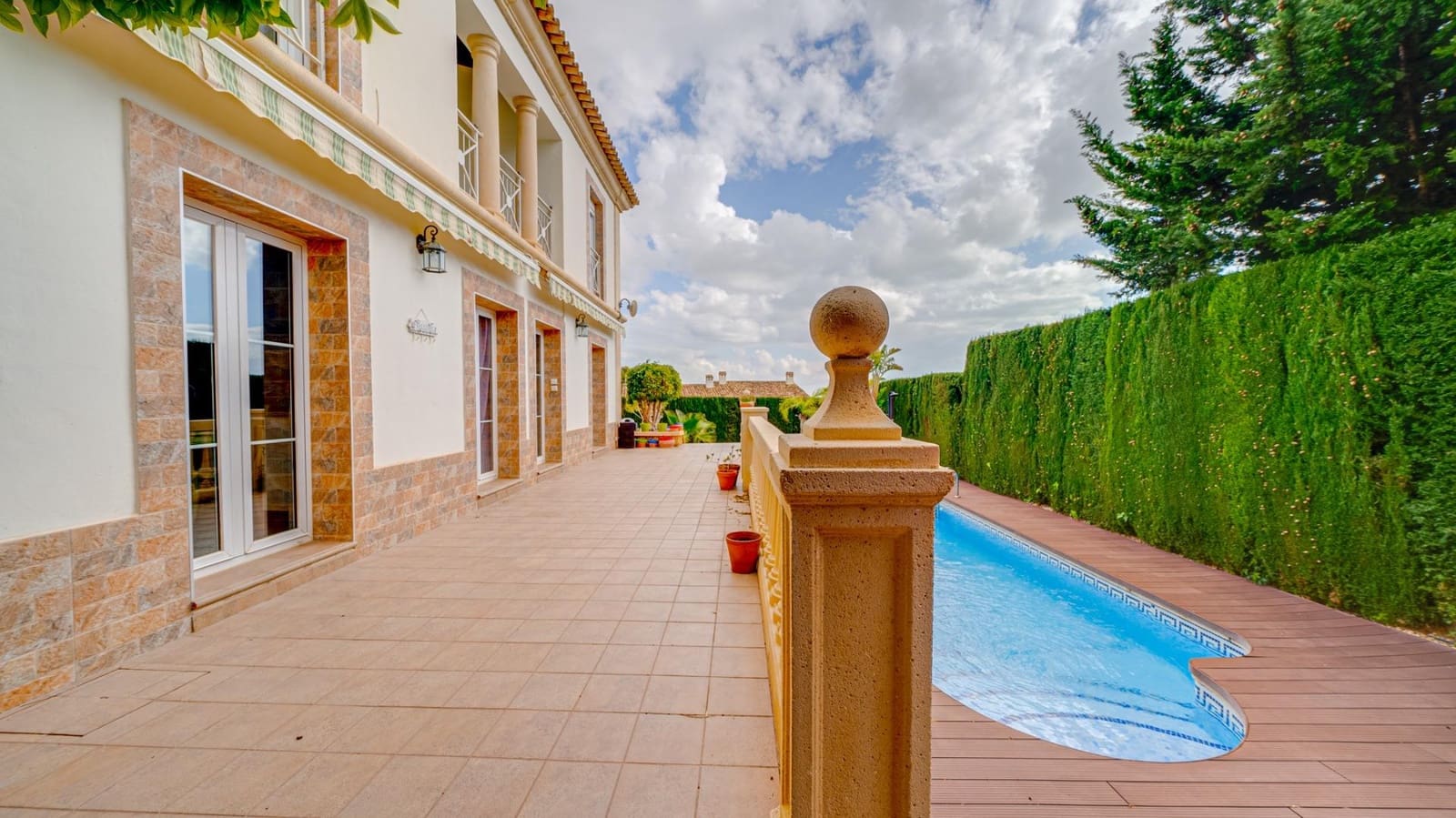 4 quarto Moradia para venda em Finestrat com piscina garagem - 950 000 € (Ref: 7407477)