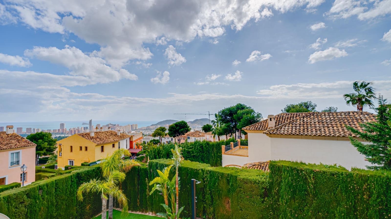 4 quarto Moradia para venda em Finestrat com piscina garagem - 950 000 € (Ref: 7407477)