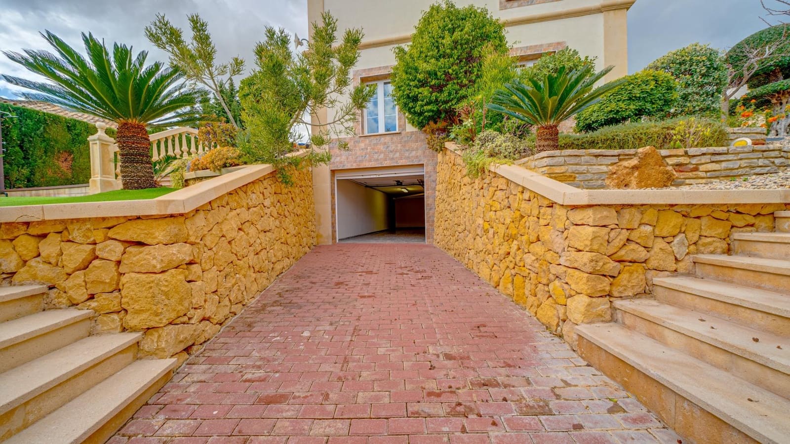 4 quarto Moradia para venda em Finestrat com piscina garagem - 950 000 € (Ref: 7407477)