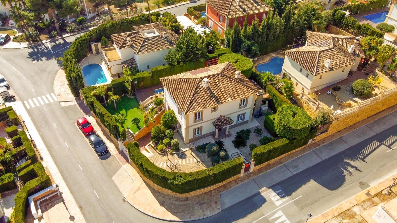 4 quarto Moradia para venda em Finestrat com piscina garagem - 950 000 € (Ref: 7407477)