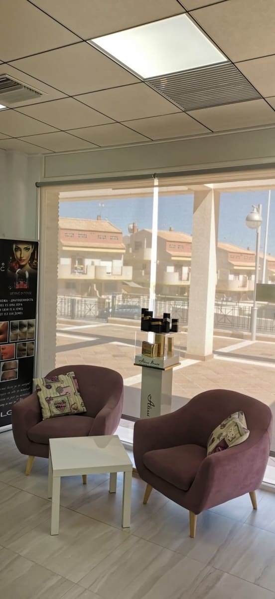 Erhverv til salg i La Zenia - € 199.000 (Ref: 7425219)