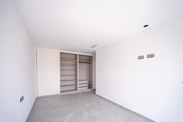 3 quarto Moradia para venda em Aguas Nuevas, Torrevieja com piscina - 850 000 € (Ref: 7441358)