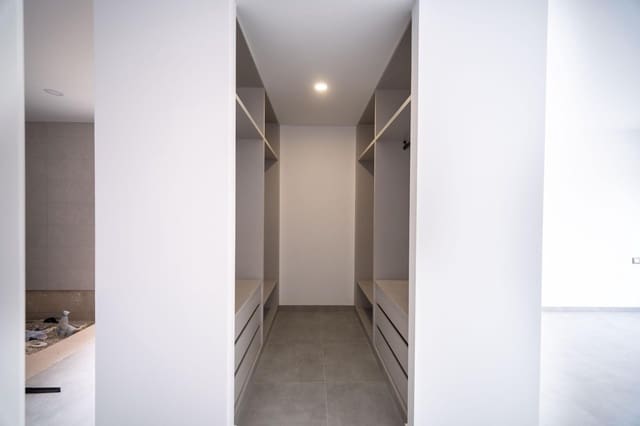 3 quarto Moradia para venda em Aguas Nuevas, Torrevieja com piscina - 850 000 € (Ref: 7441358)