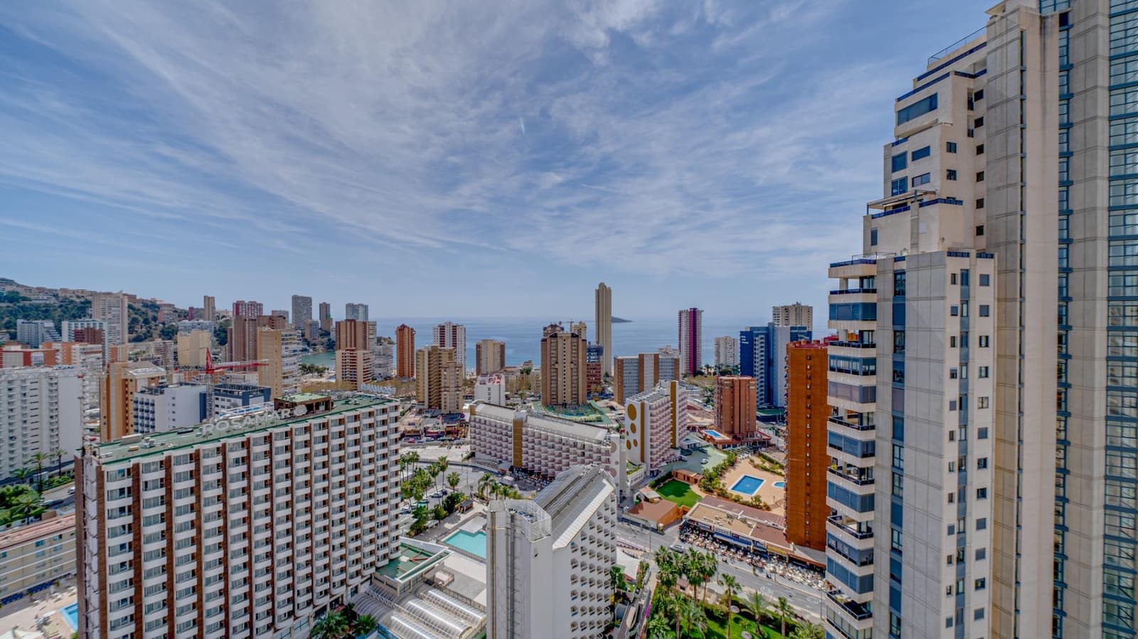 1 soveværelse Lejlighed til salg i Benidorm med swimmingpool - € 315.000 (Ref: 7446587)