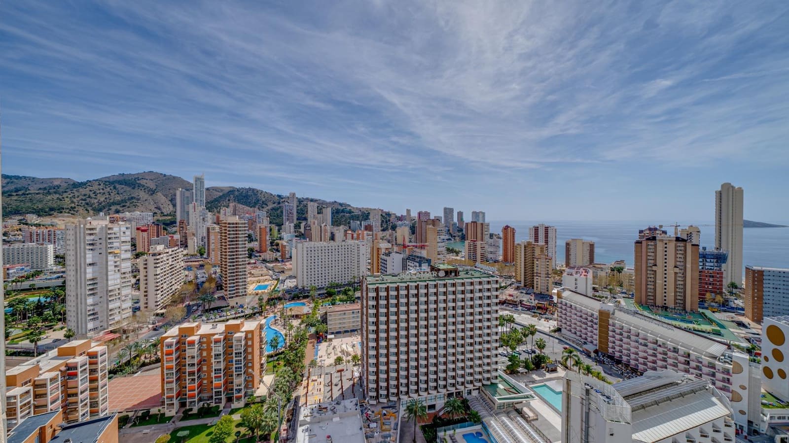 1 soveværelse Lejlighed til salg i Benidorm med swimmingpool - € 315.000 (Ref: 7446587)