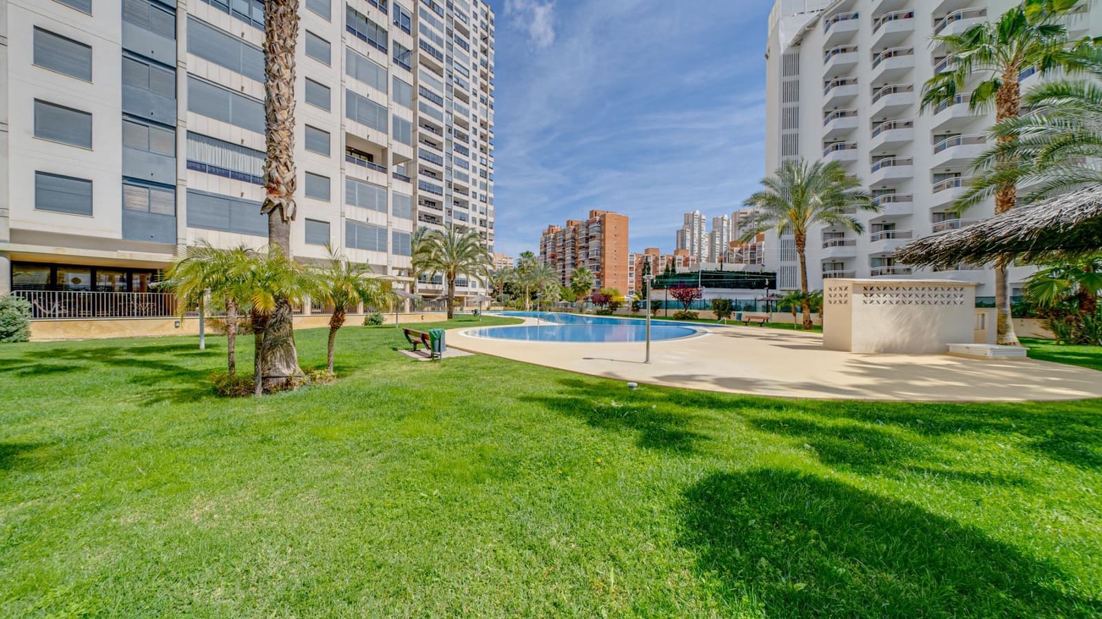 1 soveværelse Lejlighed til salg i Benidorm med swimmingpool - € 315.000 (Ref: 7446587)