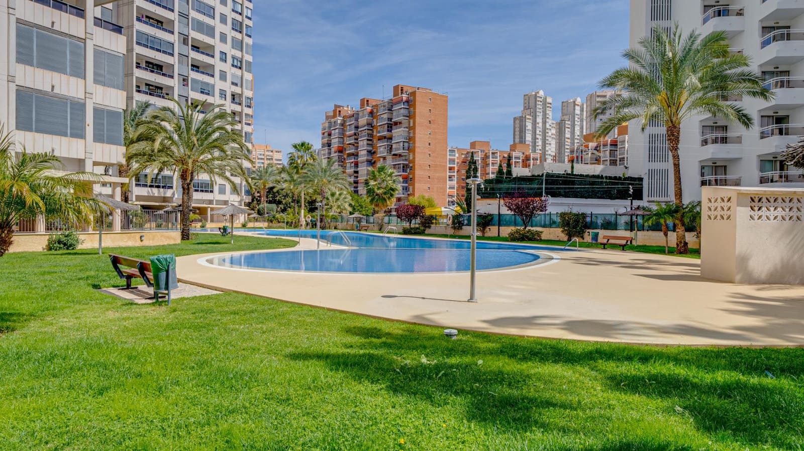 1 soveværelse Lejlighed til salg i Benidorm med swimmingpool - € 315.000 (Ref: 7446587)