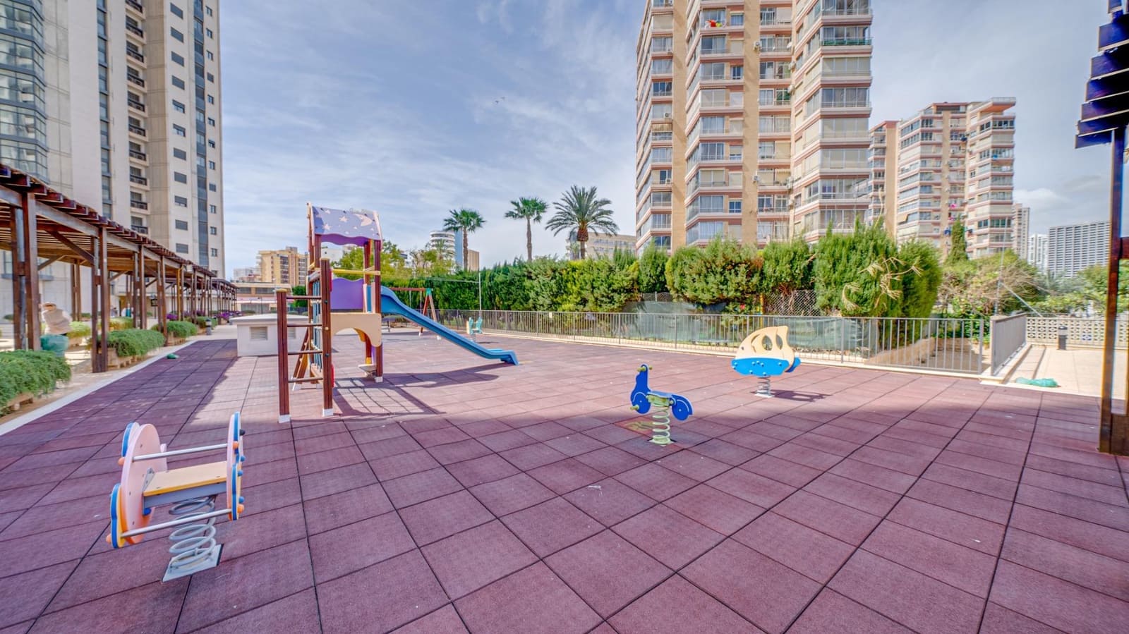 1 soveværelse Lejlighed til salg i Benidorm med swimmingpool - € 315.000 (Ref: 7446587)