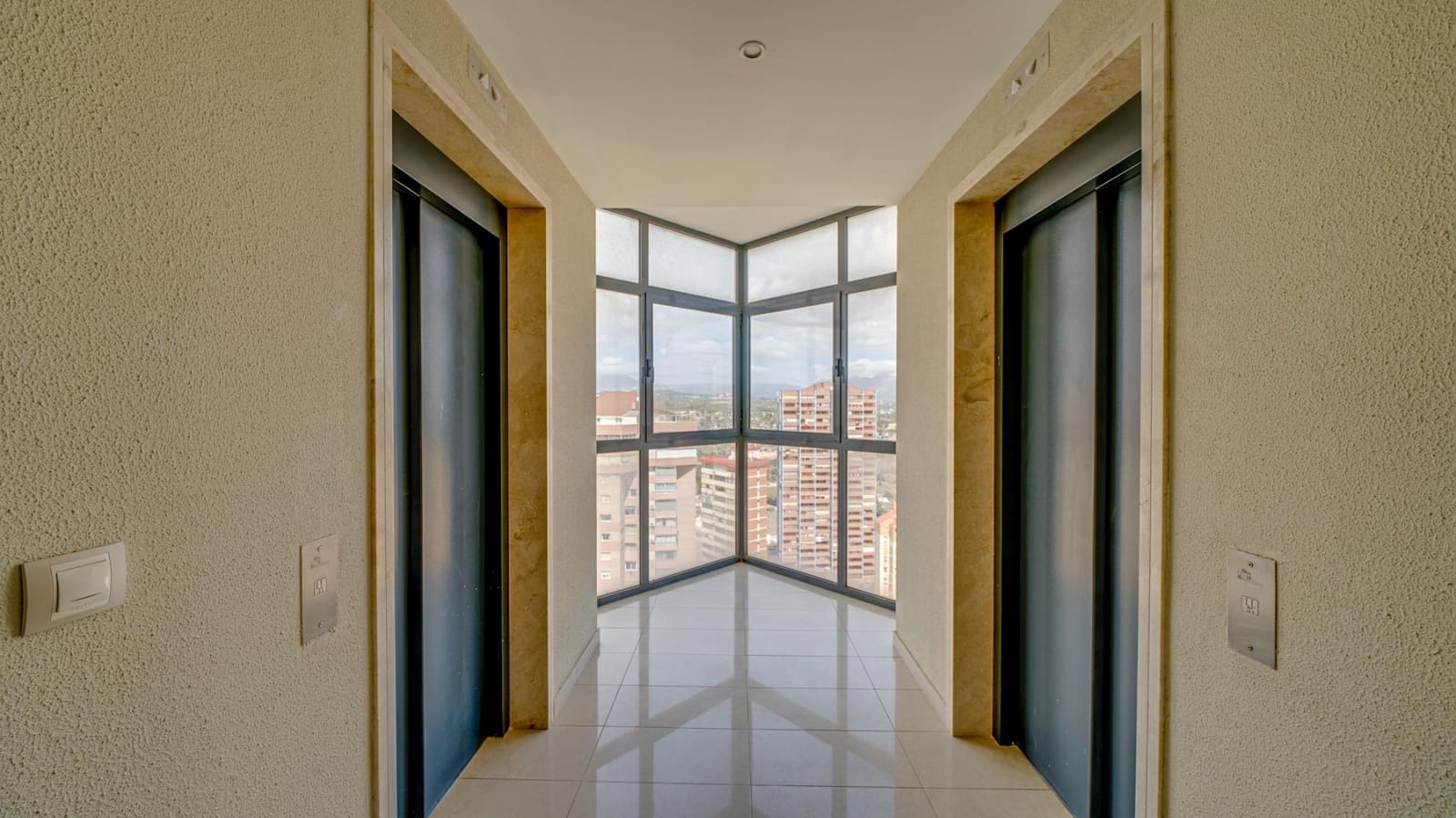 1 soveværelse Lejlighed til salg i Benidorm med swimmingpool - € 315.000 (Ref: 7446587)