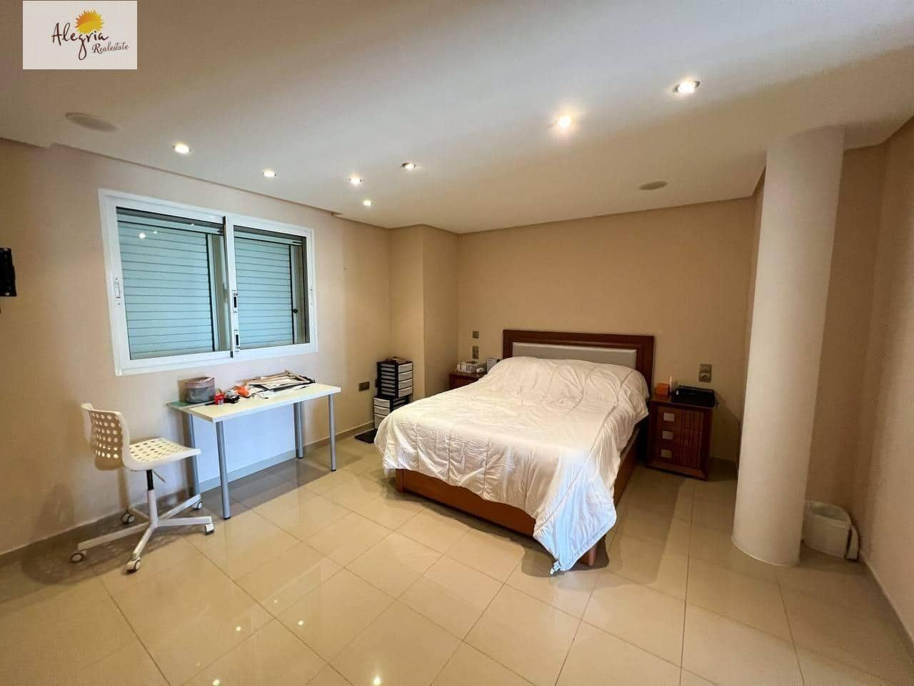 4 slaapkamer Villa te koop in Manises met zwembad garage - € 750.000 (Ref: 7515880)