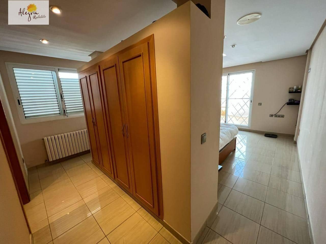 4 slaapkamer Villa te koop in Manises met zwembad garage - € 750.000 (Ref: 7515880)